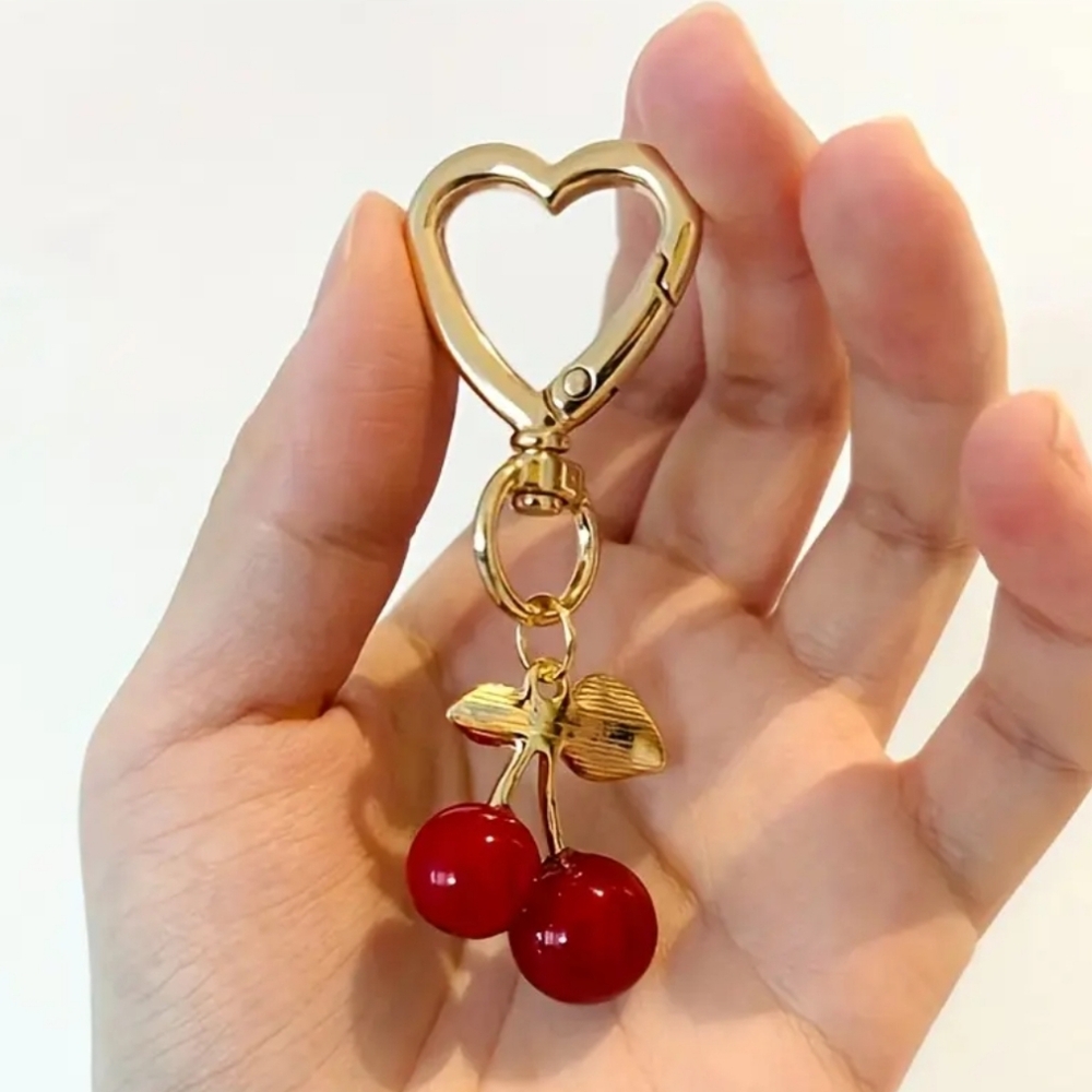 Stylish Gold Heart Cherry Theme Alloy Cherry Keychain with‎ Heart Clip